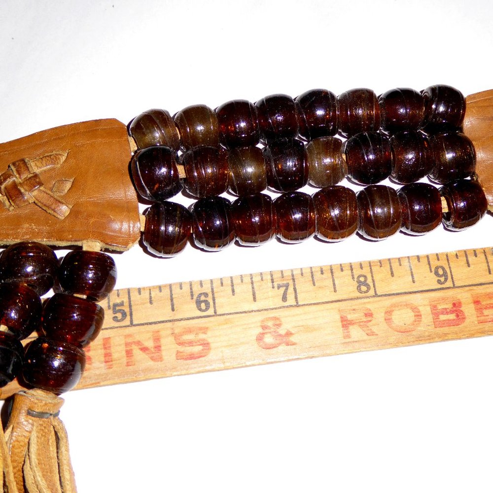 Beads, Leather, fringe: what more to want? Great BELT